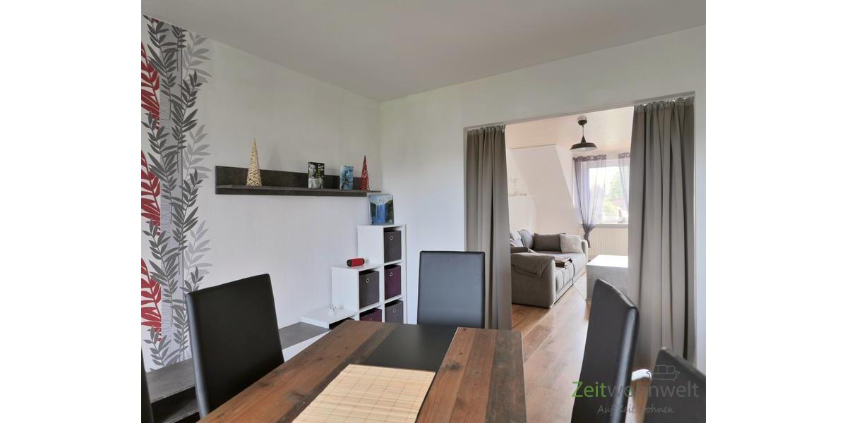 Blick Esszimmer zum Wohnzimmer