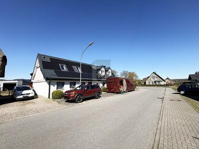 SANIERT MIT VIEL PLATZ UND MÖGLICHKEITEN - Einfamilienhaus Immenstedt | Angebot:27418441