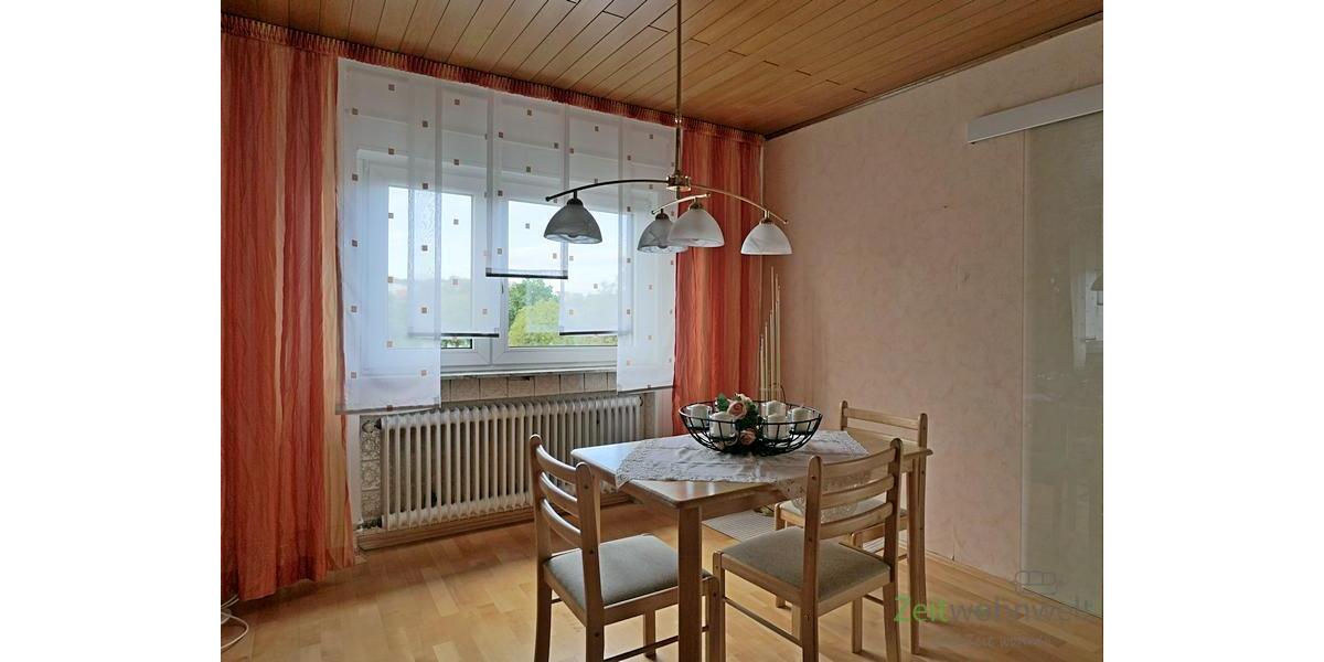 Esstisch im Wohnzimmer