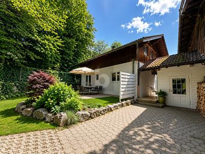 MODERNES FAMILIENIDYLL AM WALDRAND - Einfamilienhaus Iffeldorf | Angebot:27118050
