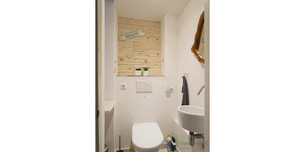 separates WC