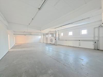 TROCKENE + SICHERE STORAGEFLÄCHE MIT AUFZUG 2. OG - Gewerbeobjekt München Aubing-Lochhausen-Langwied | Angebot:27365655
