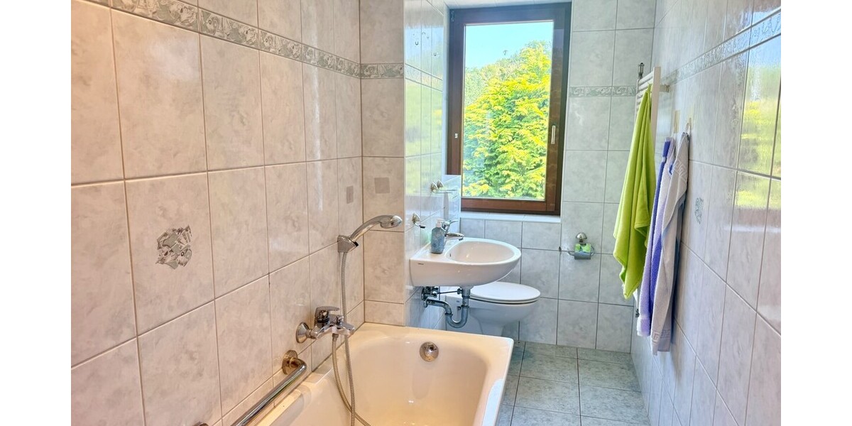 Bad 1. Wohnung