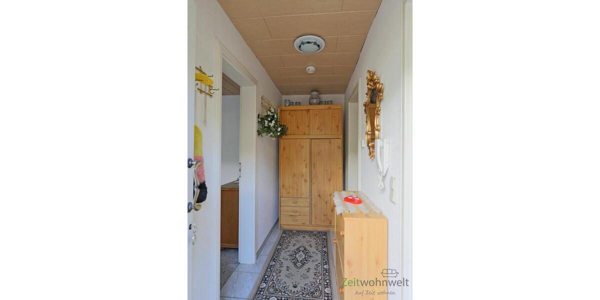 Flur mit Garderobenschrank