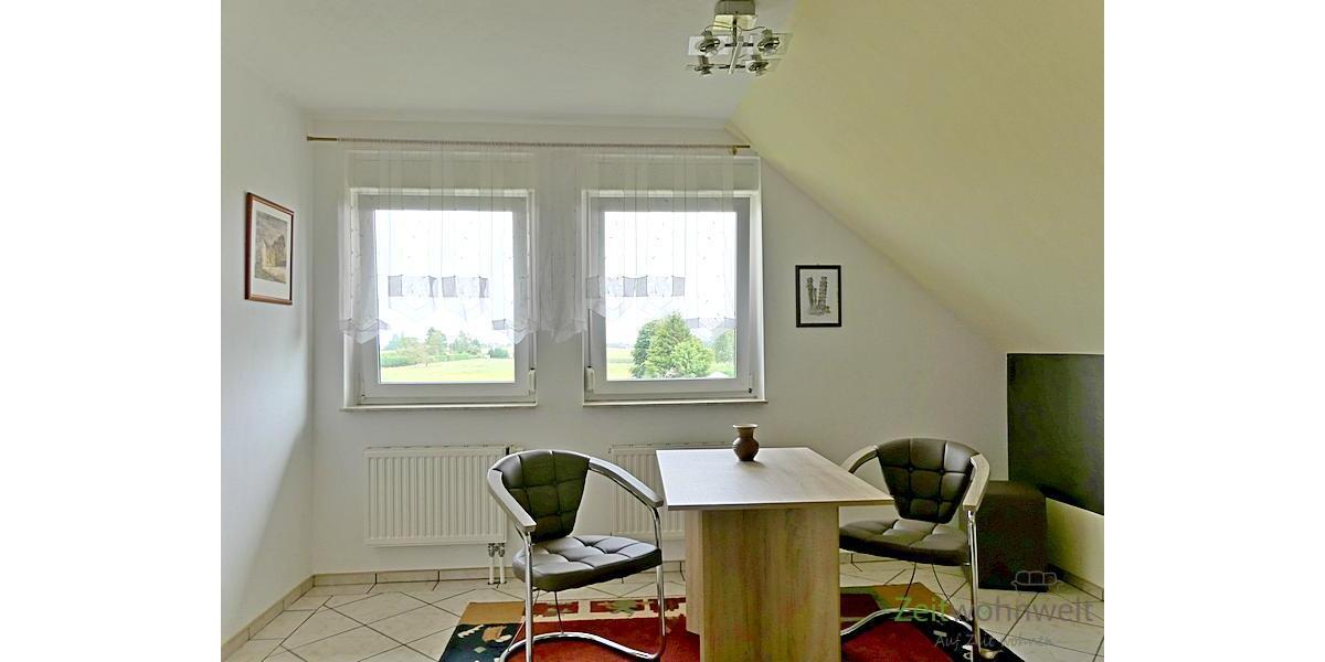 Esstisch im Wohnzimmer