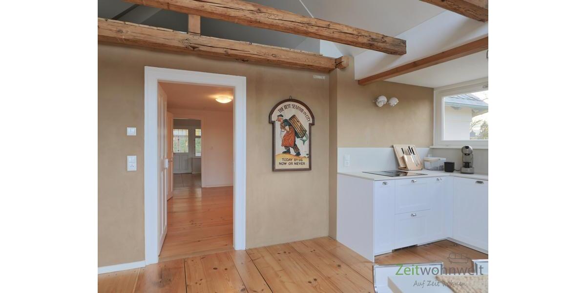 Küchenblick in den Wohnungsflur