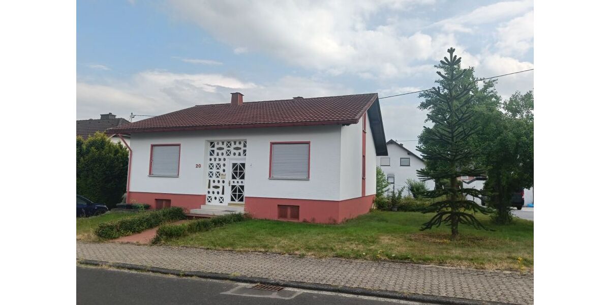 Provisionsfrei* Freistehendes Einfamilienhaus auf 650 m² Grundstück in ruhiger 30er-Zone - Einfamilienhaus Heiligenroth | Angebot:27129573