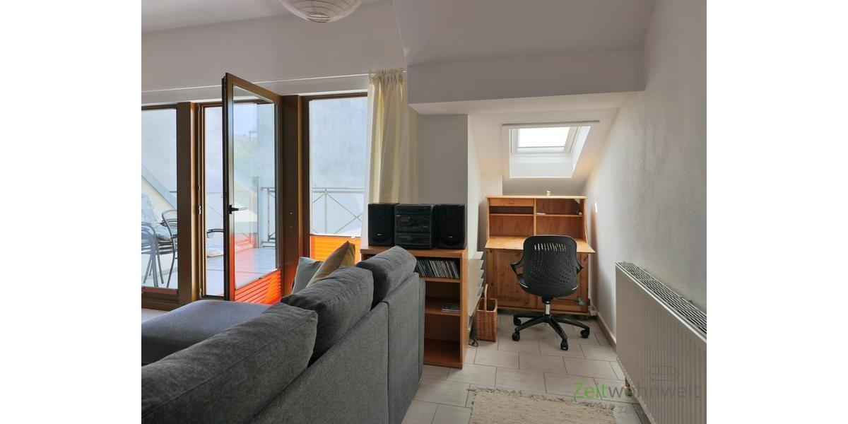 Schreibtisch-Ecke im Wohnzimmer
