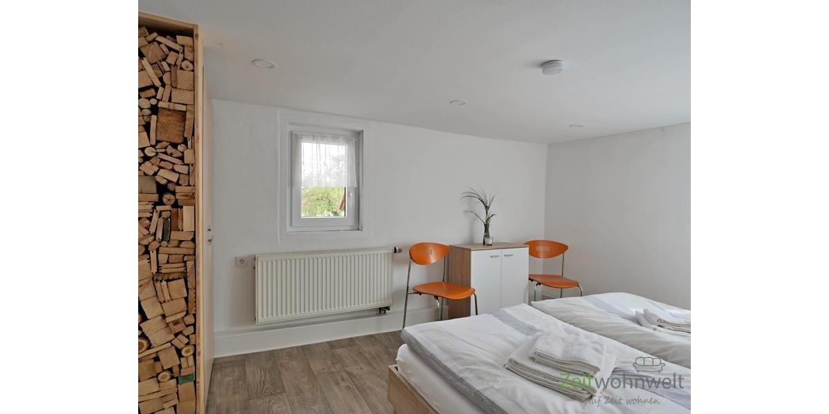OG, hinteres Schlafzimmer, Kleiderschrank