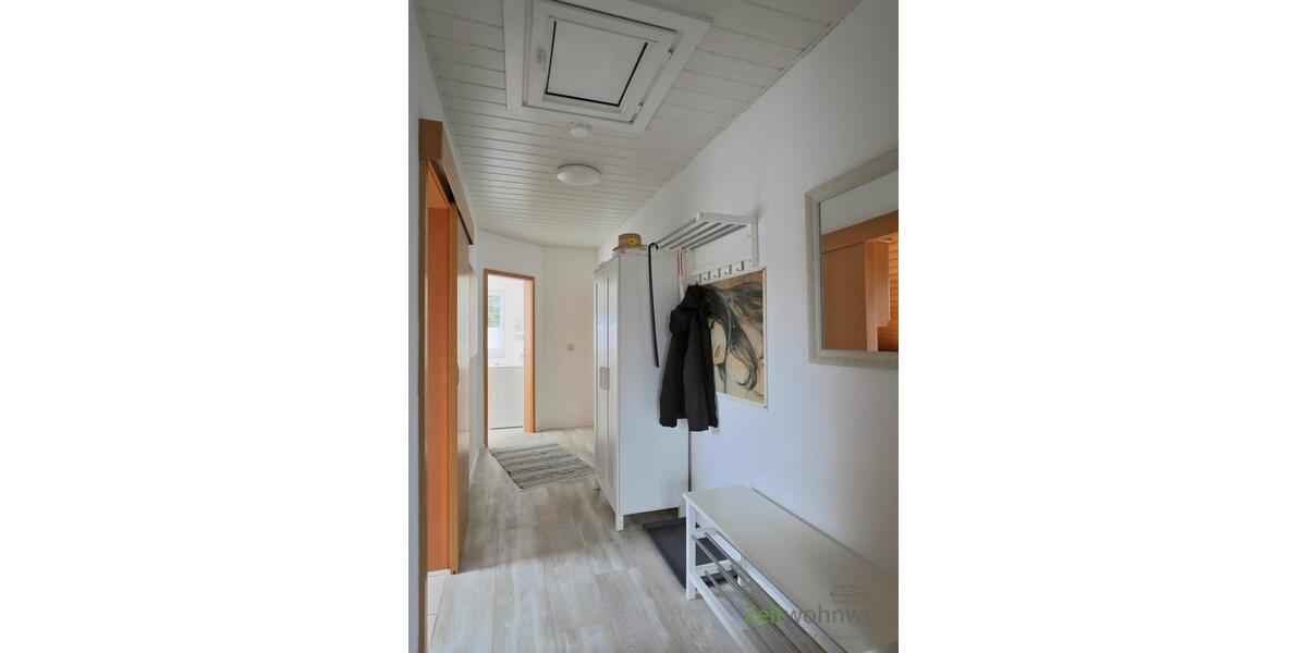 Wohnungsgflur mit Garderobe