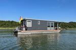 Ein Zuhause, auf dem Wasser oder im Hafen, exklusives Hausboot Neubau 2023 - Ferienhaus Jabel b Waren | Angebot:27295012