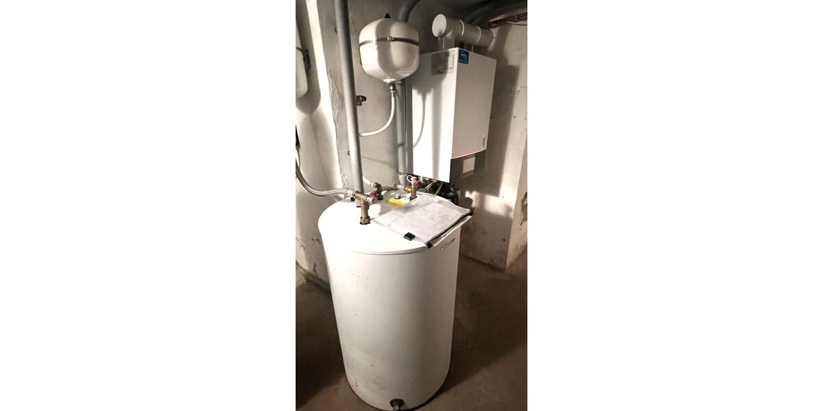 Brennwert-Gasheizung mit Warmwasserspeicher