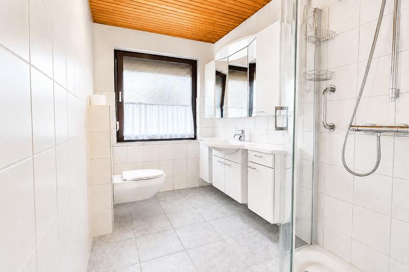 Duschbad EG
