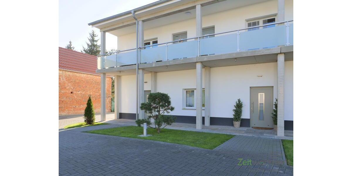 gepflegte Außenanlage