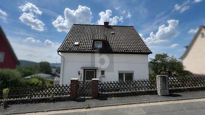 RUHIGE ORTSRANDLAGE - VIEL POTENZIAL - Einfamilienhaus Sinn | Angebot:27077176