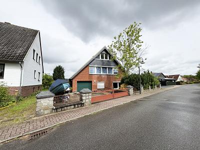 ATTRAKTIVE LAGE UND VIEL PLATZ - Zweifamilienhaus Fahrdorf | Angebot:27436854