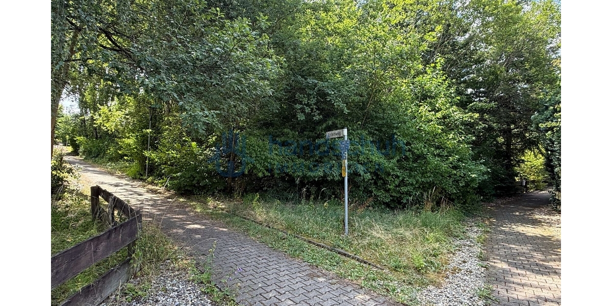 Grundstück