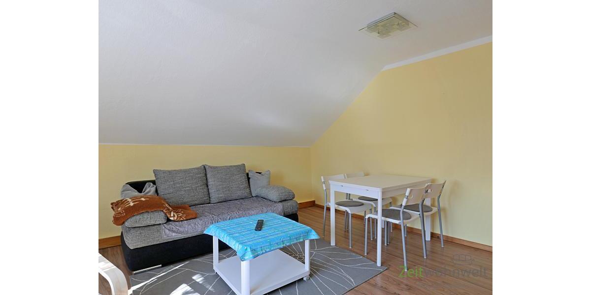 Sofa und Esstisch