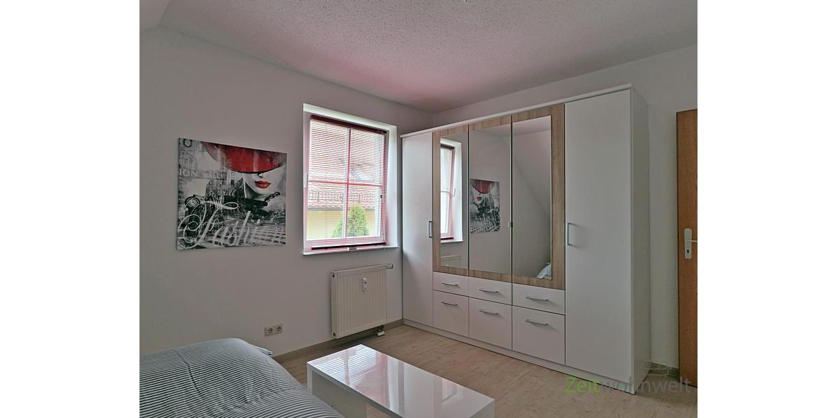 Kleiderschrank im Schlafzimmer