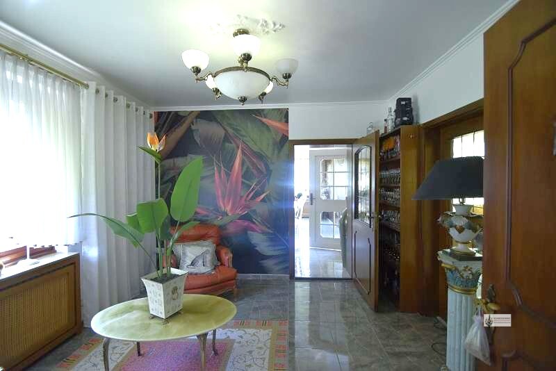 11 Flur mit Blick zum Esszimmer