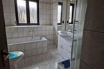 Großzügiges 3-Familienhaus, ebenerdige Praxis Arztpraxis in 97464 Niederwerrn (ID 10479) - Mehrfamilienhaus, Wohnhaus Niederwerrn Niederwerrn | Angebot:19090821