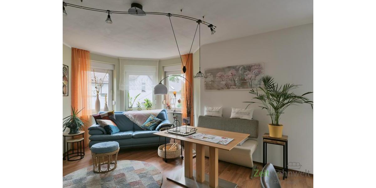 (EF0910_M) Zwickau: Wilkau-Haßlau, neu möbliertes 2-Zimmer-Apartment mit Balkon, sep. Eingang, WLAN und PKW-Stellplatz - Etagenwohnung Wilkau-Haßlau Wilkau-Haßlau | Angebot:26213453