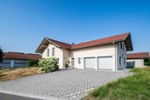 Exklusives Wohnanwesen mit 4.600 m² Grundstück, eigener Lagerhalle und nachhaltigem Energiekonzept - Einfamilienhaus Zandt / Harrling Harrling | Angebot:27171762