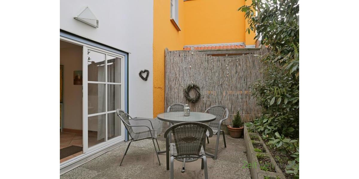 geschützte Terrasse an der Küche
