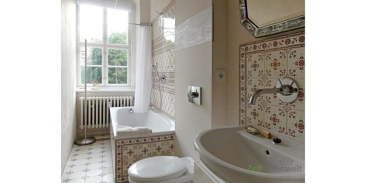 Bad mit Wanne