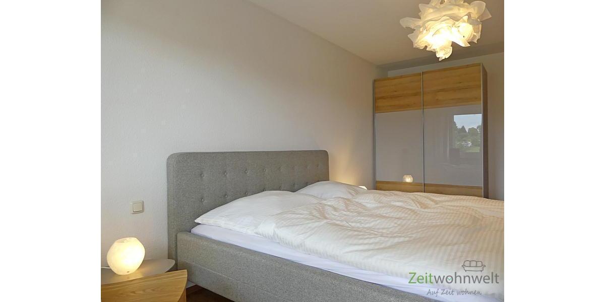 Kleiderschrank im Schlafzimmer