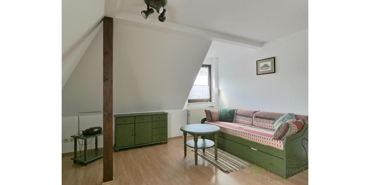 Schlafzimmer links, Bett eingeklappt