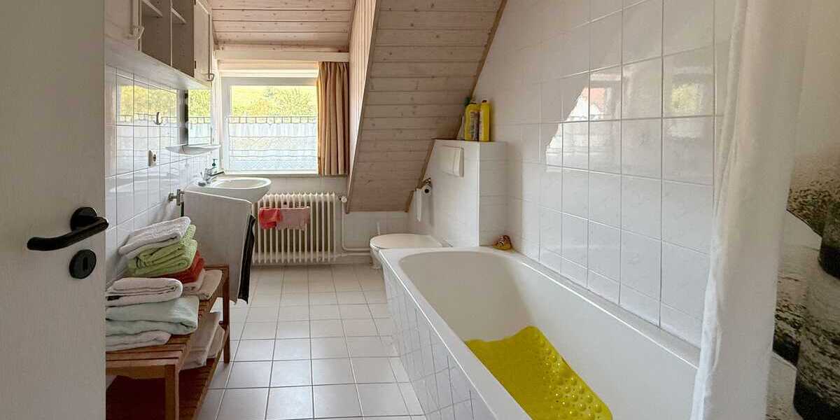 Bad mit Wanne OG