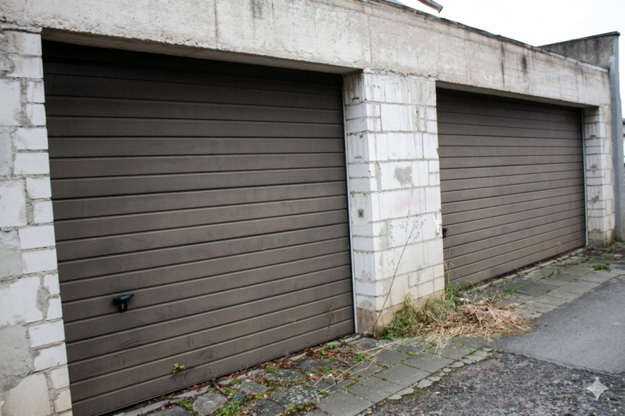 13 (Garage)
