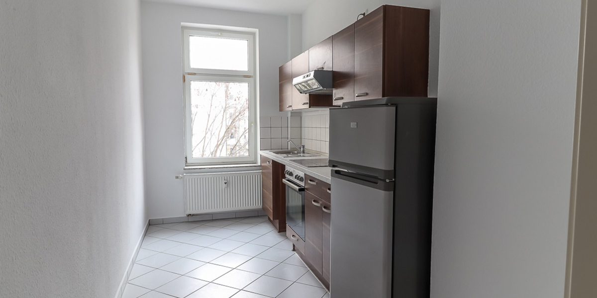 Küche-mit-Einbauküche