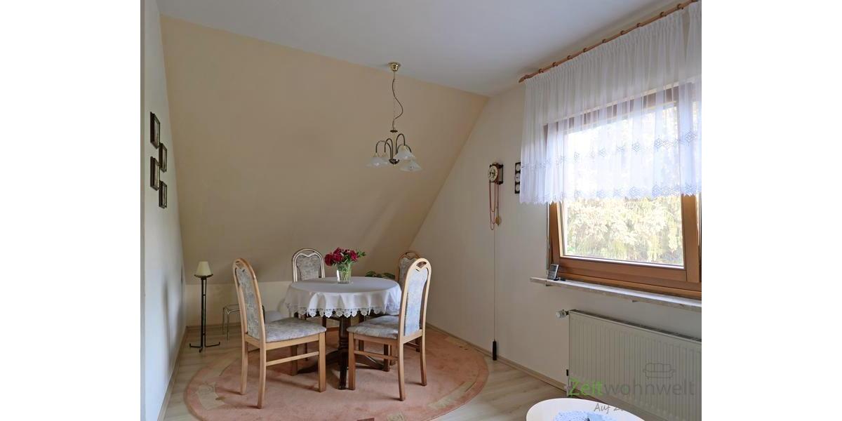 Esstisch im Wohnzimmer