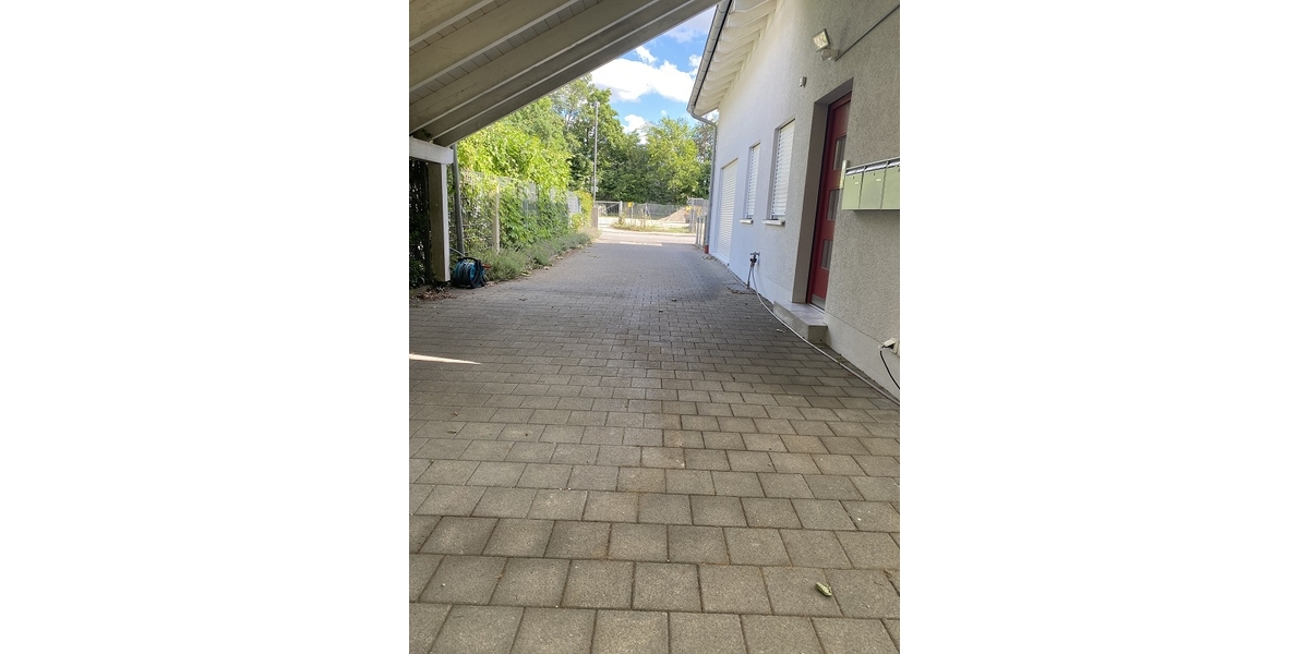 Blick zur Strasse