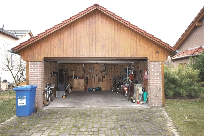 Vorhandene Doppelgarage
