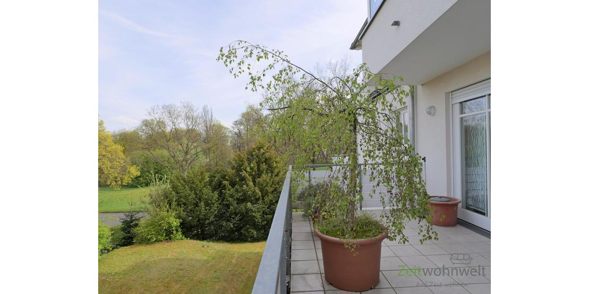 großer Balkon
