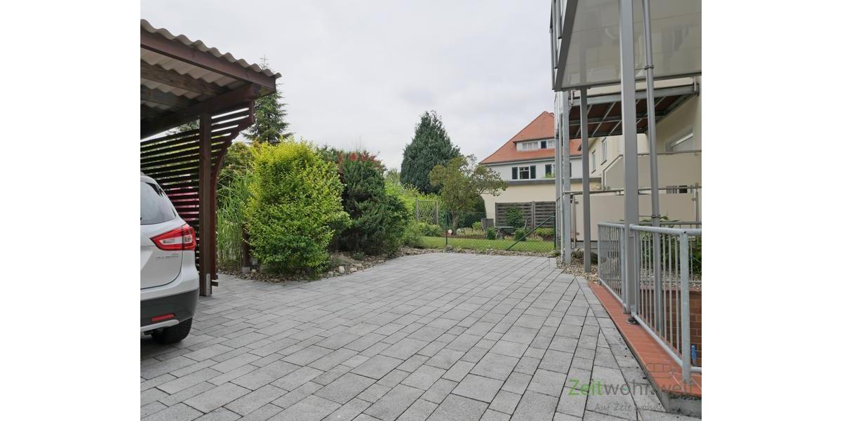 eigener PKW-Stellplatz