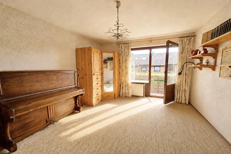 Kinderzimmer mit Loggiazugang