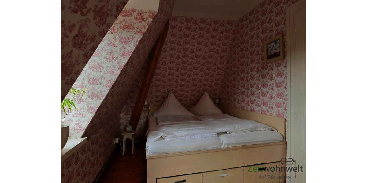hohes Bett