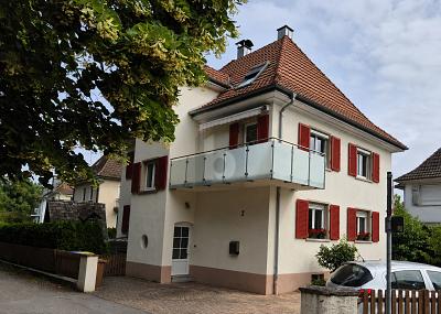 CHARMANTES WOHNHAUS MIT UMBAU-OPTION - Zweifamilienhaus Singen | Angebot:27025813
