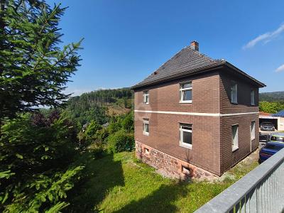 MEHRGENERATIONEN MIT RUHE UND PANORAMA - Zweifamilienhaus Sonneberg | Angebot:27067909