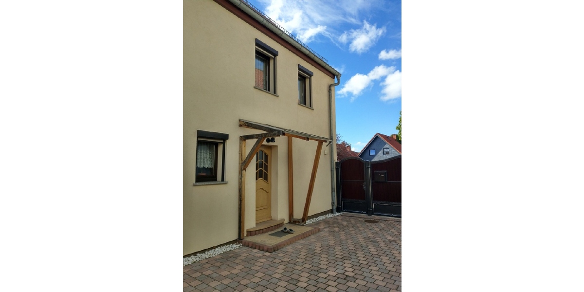 Haus Seite mit Eingang