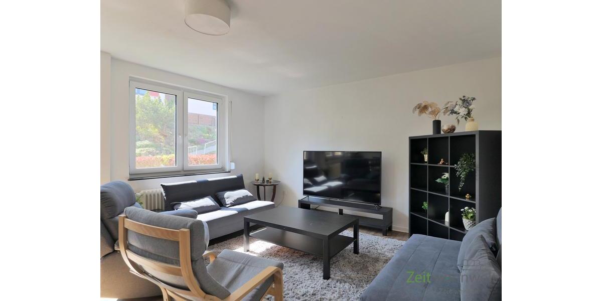 Sofa, Sessel und TV