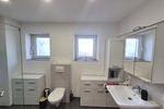 Großzügiges Wohnen für zwei Generationen: Poolbereich mit Poolbar & barrierefreiem EG - Zweifamilienhaus Katzweiler | Angebot:24408767