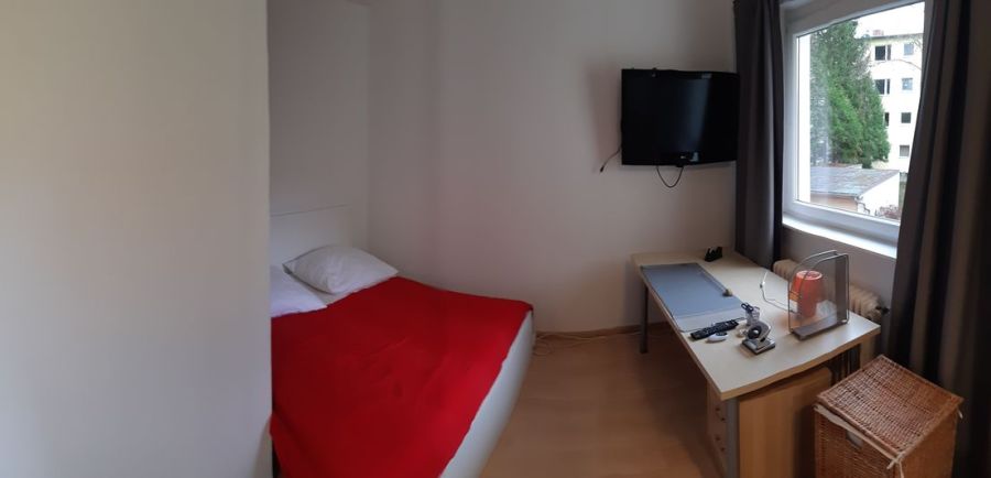 Schlafzimmer 1
