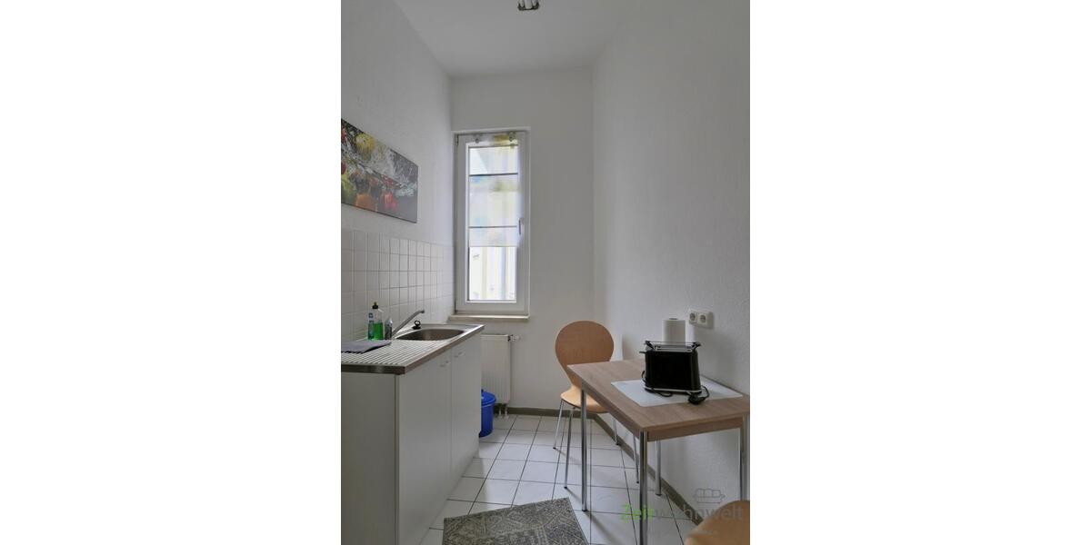 kleine Küche mit Essplatz