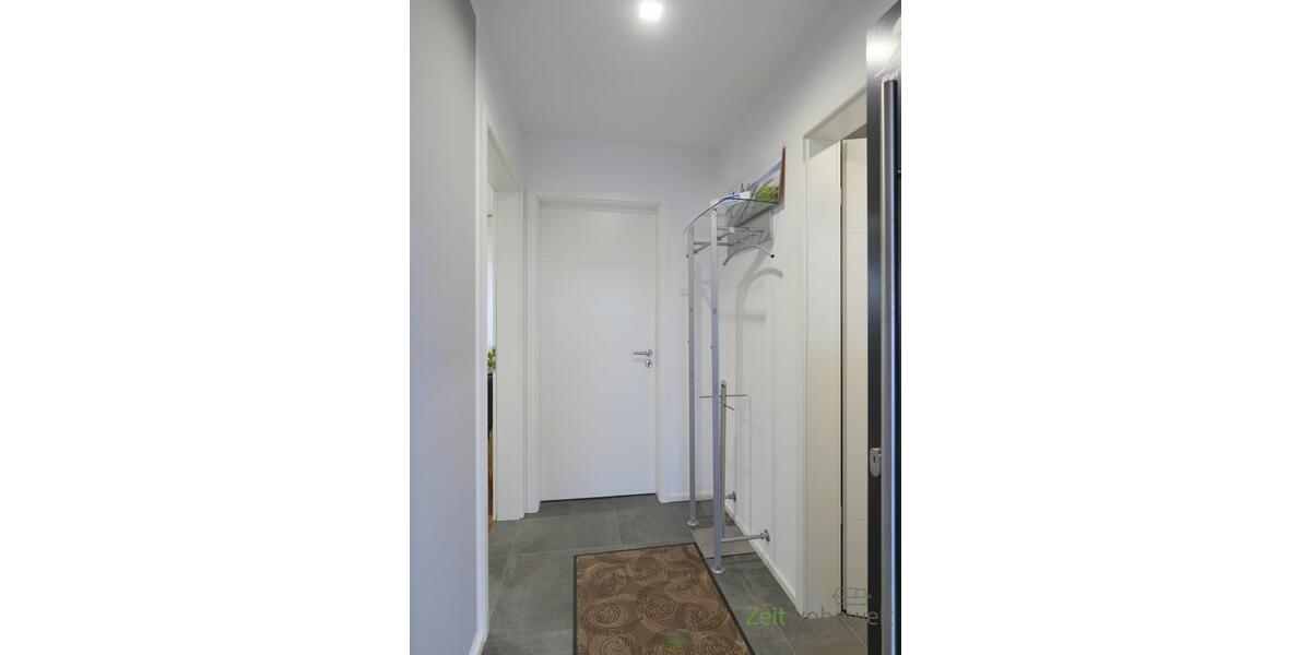 Wohnungsflur mit Garderobe