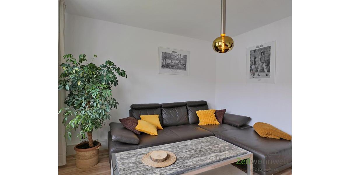 nagelneue Eckcouch